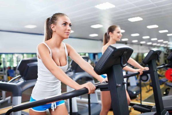 Quels exercices de fitness sont les plus adaptés pour les personnes souffrant d'hypertension ?